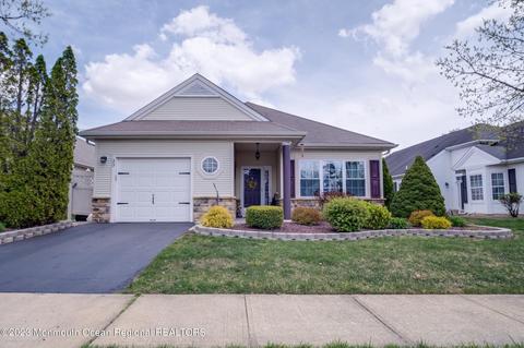 33 Devereux Dr, Manchester, NJ 08759