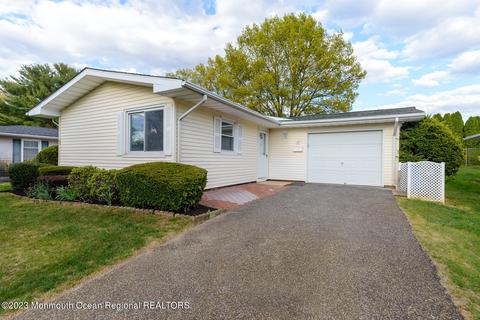 12 Poe Rd, Brick, NJ 08724