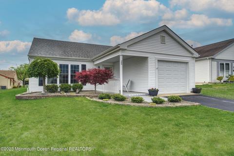 25 Red Hill Rd, Manchester, NJ 08759