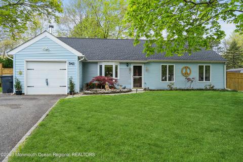 941 Fairview Dr, Toms River, NJ 08753