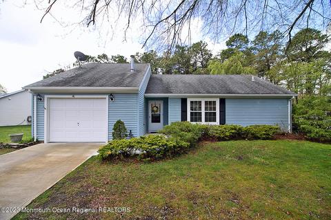 4 Abbey Ct, Forked River, NJ 08731