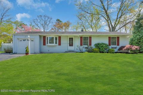 39 Carol Ln, Howell, NJ 07731