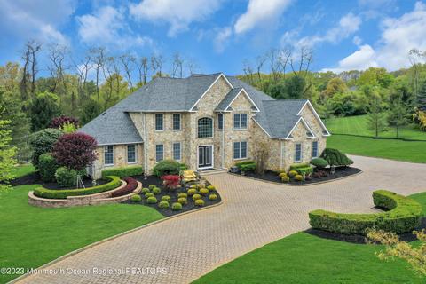 6 Castlehill Dr, Marlboro, NJ 07746