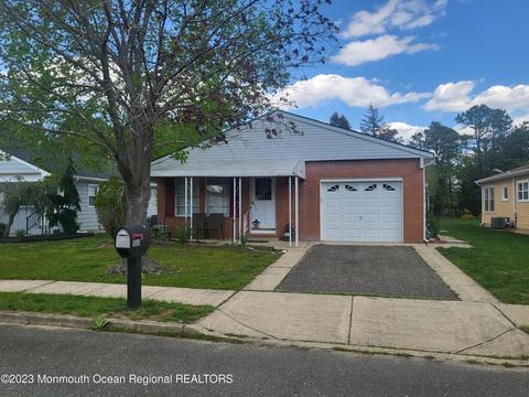 100 Torrey Pines Dr, Toms River, NJ 08757