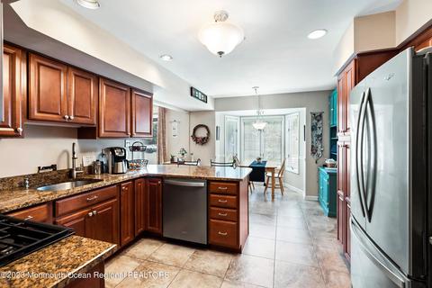 7 Petal Patch Trl, Howell, NJ 07731 photo 16