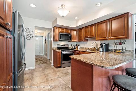 7 Petal Patch Trl, Howell, NJ 07731 photo 11