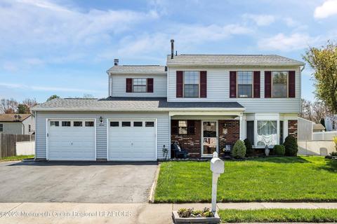 7 Petal Patch Trl, Howell, NJ 07731