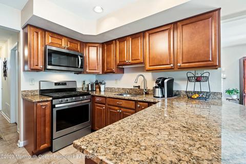 7 Petal Patch Trl, Howell, NJ 07731 photo 12