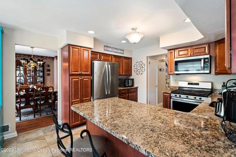7 Petal Patch Trl, Howell, NJ 07731 photo 10