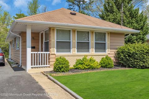 2272 Hovsons Blvd, Toms River, NJ 08753