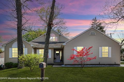 61 Princeton Ave, Brick, NJ 08724