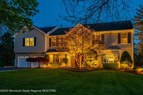 1 Chatham Dr, Manalapan, NJ 07726