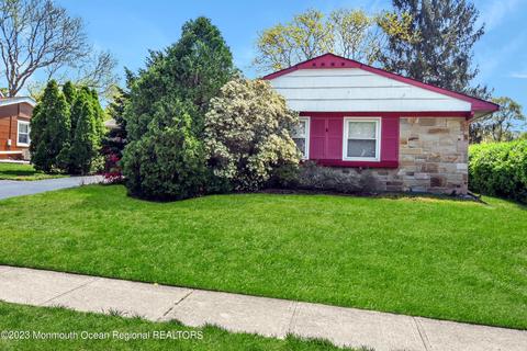14 Oaklyn Ln, Aberdeen, NJ 07747