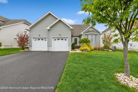 161 Scarborough Way, Marlboro, NJ 07746