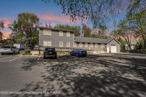 6 Inverness Dr, Old Bridge, NJ 08857