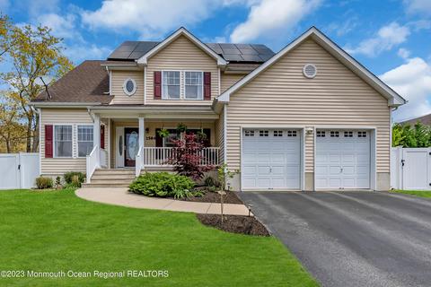 1584 Green Grove Rd, Brick, NJ 08724