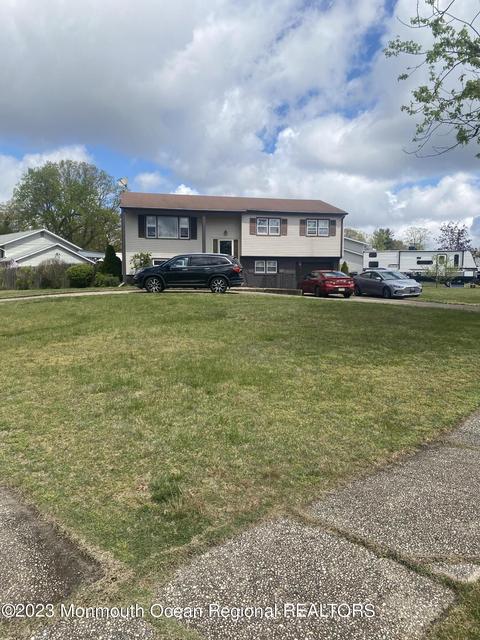 1604 Deer Hollow Dr, Toms River, NJ 08753