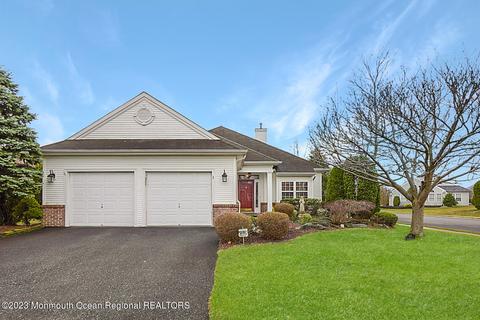 1 Glasdale Ct, Manchester, NJ 08759