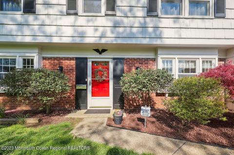 61 Deerfield Ln, Aberdeen, NJ 07747