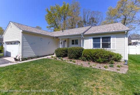 113 Captain Rd, Manahawkin, NJ 08050