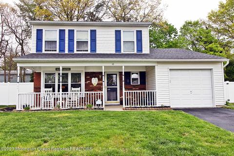 10 Quailtree Ln, Howell, NJ 07731