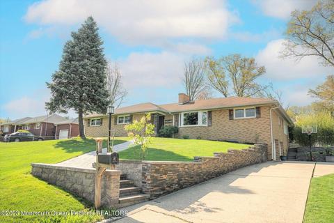 19 Thompson Pl, Sayreville, NJ 08859