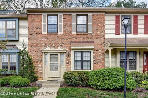 32 Balmoral Ct, Aberdeen, NJ 07747