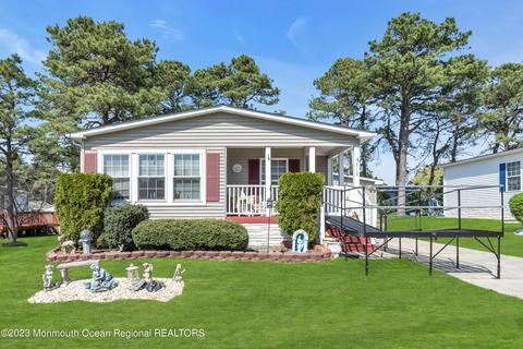 512 Momosa Dr, Whiting, NJ 08759