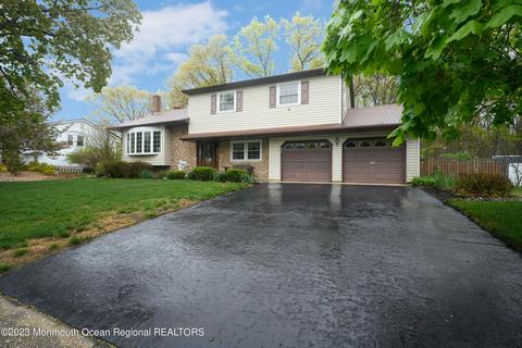 6 Sugarbush Rd, Howell, NJ 07731