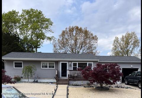 940 Hazelwood Rd, Toms River, NJ 08753