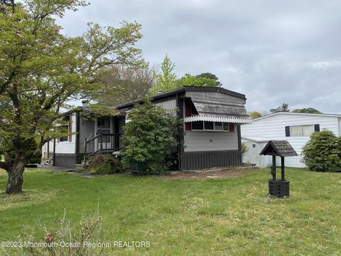 1 Squirrel Ct, Whiting, NJ 08759