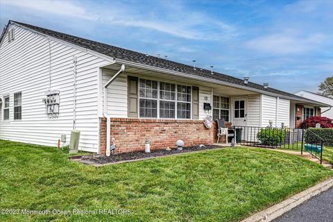 13 Minnesota Dr, Matawan, NJ 07747