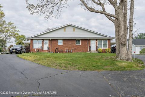16 Magnolia Rd # B, Stafford, NJ 08050