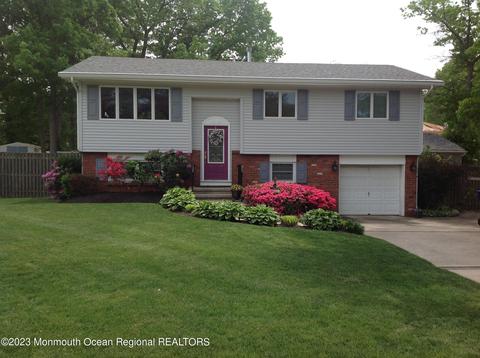 1415 Windsor Ave, Toms River, NJ 08753