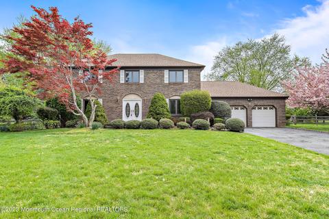 9 Green Meadow Dr, Tinton Falls, NJ 07724
