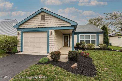 102 Buckingham Dr N, Manchester, NJ 08759