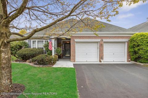 7 Heathersway Ct, Lakewood, NJ 08701