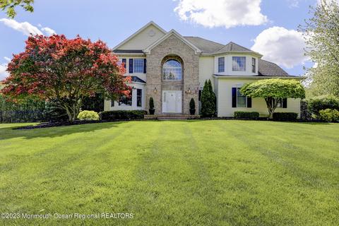 80 Summit Dr, Freehold, NJ 07728