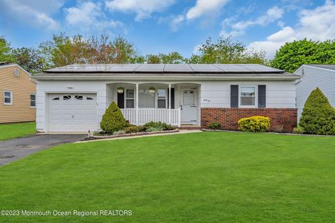 42 Northumberland Dr, Toms River, NJ 08757