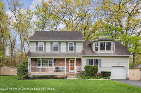 11 Willow Ave, Farmingdale, NJ 07727