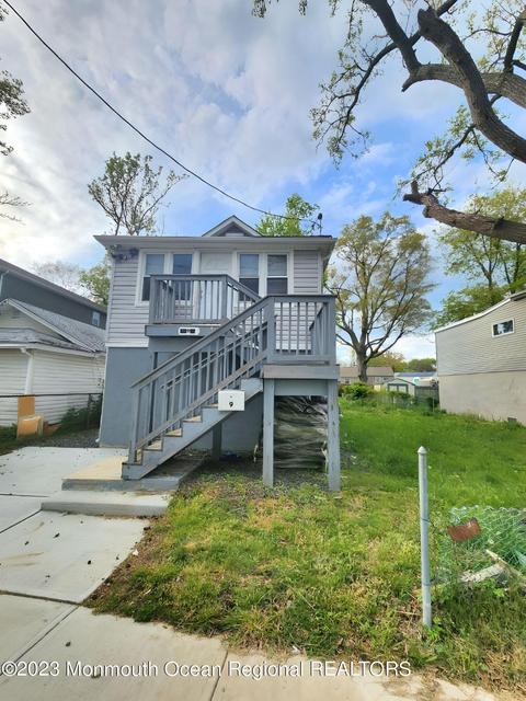 9 Grove Pl, Keansburg, NJ 07734