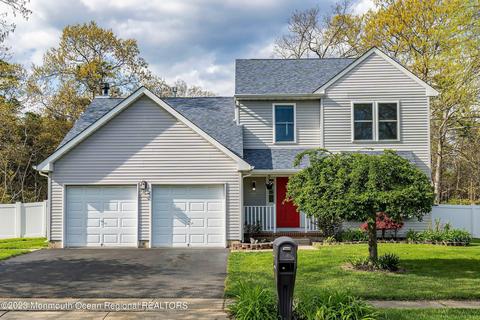 15 N Olympia Dr, Waretown, NJ 08758