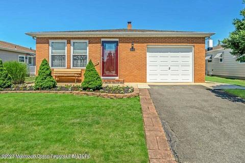 117 Bananier Dr, Toms River, NJ 08757