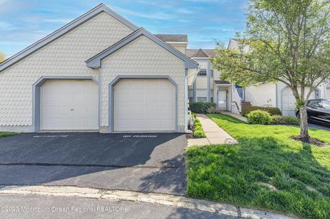 130 Evergreen Ct, Freehold, NJ 07728