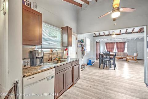 524 E Bayview Ave, Ocean Gate, NJ 08740 photo 8