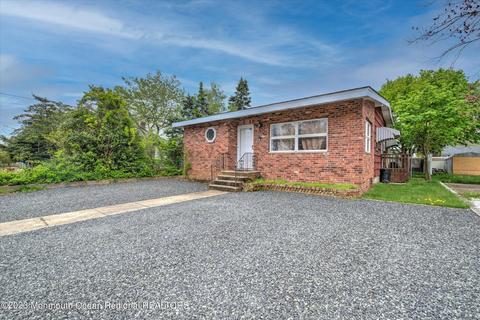 524 E Bayview Ave, Ocean Gate, NJ 08740