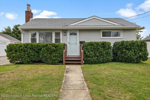234 W 10th St, Ship Bottom, NJ 08008