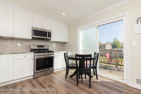 32 Citadel Ave, Toms River, NJ 08757