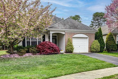 14 April Springs Ct, Lakewood, NJ 08701