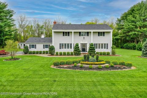 12 Maplecrest Ln, Colts Neck, NJ 07722